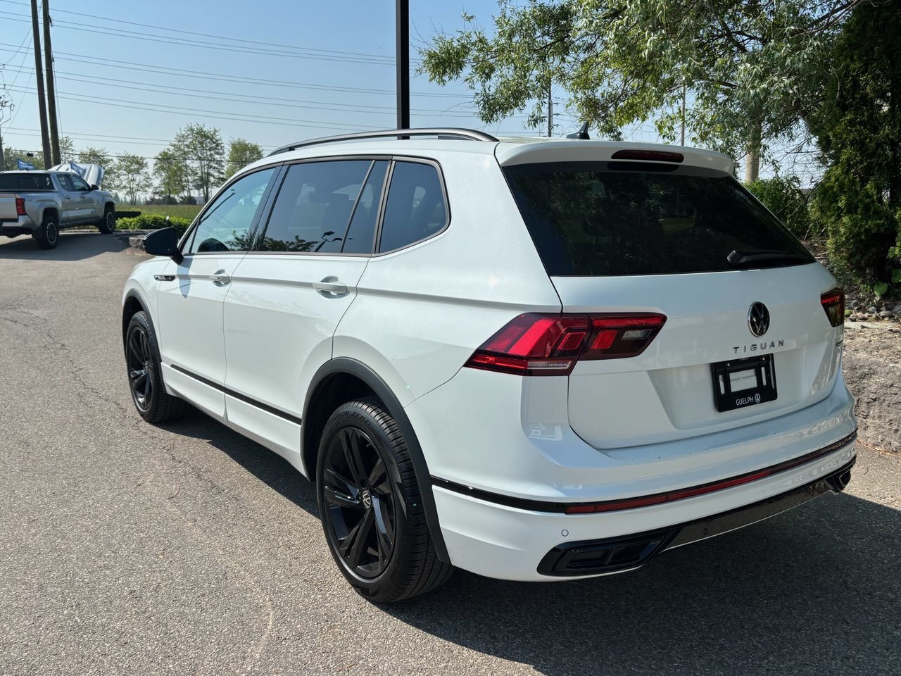 2024 Volkswagen Tiguan Comfortline R-Line Black