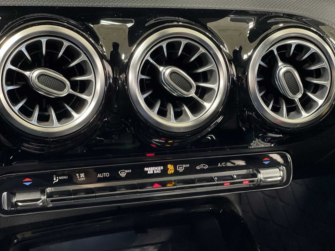 Certified Used 2021 BLACK Mercedes-Benz AMG A 35 AWD 4MATIC + CUIR + CLIM BI-ZONE + CAMERA image 26