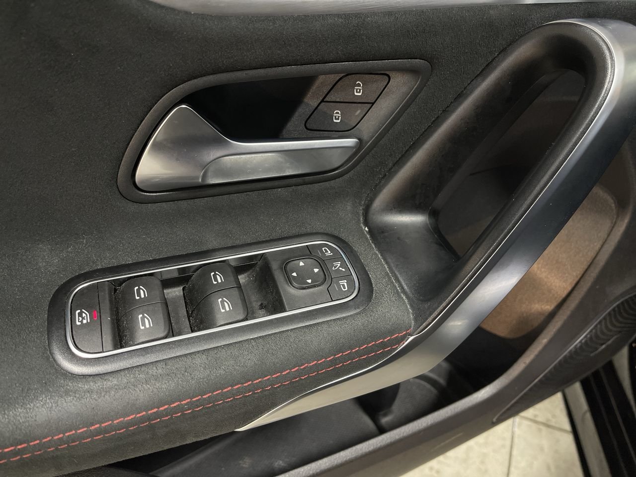 Certified Used 2021 BLACK Mercedes-Benz AMG A 35 AWD 4MATIC + CUIR + CLIM BI-ZONE + CAMERA image 21