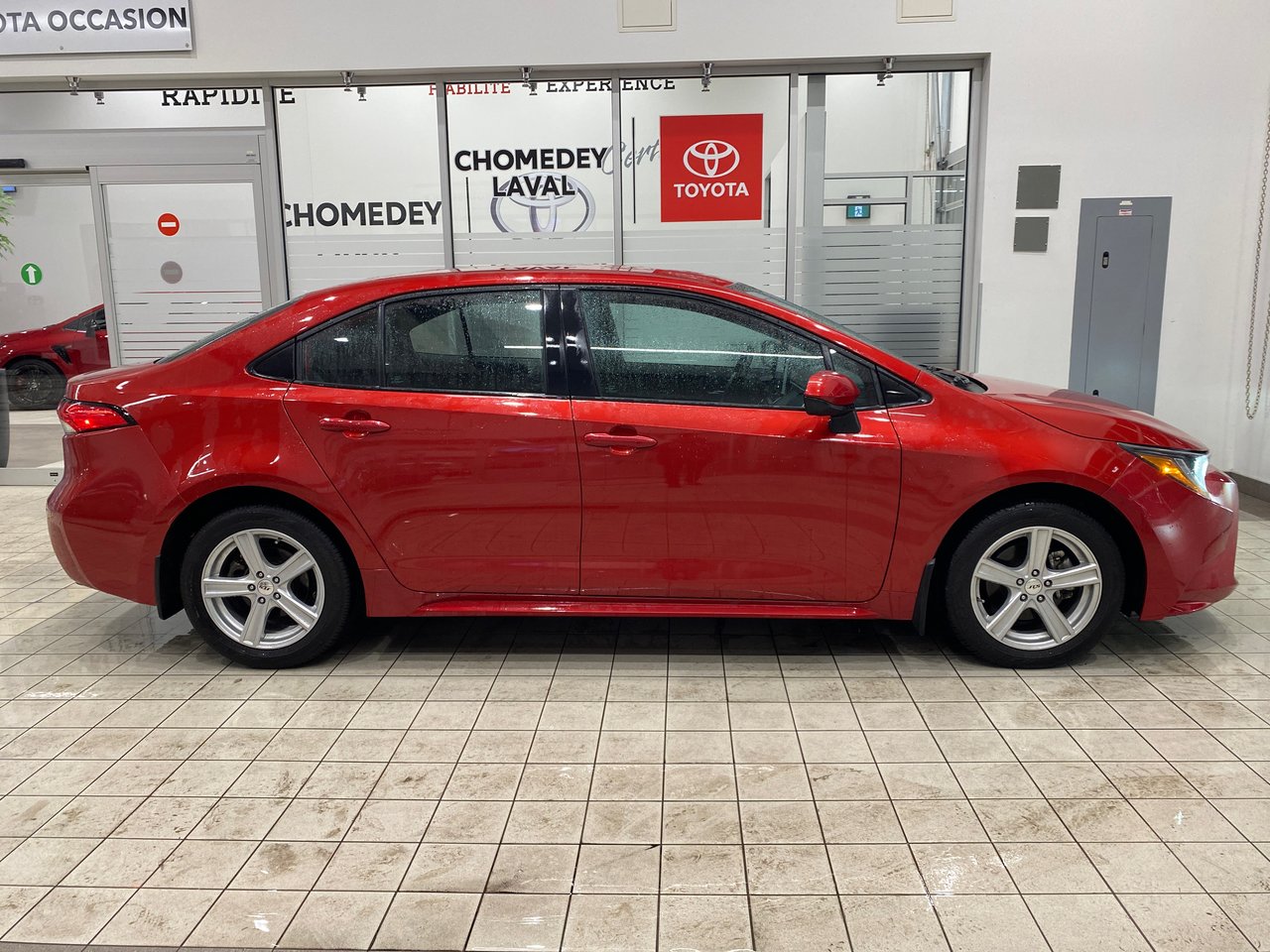 Used 2021 Toyota Corolla with 19,643 km for sale at Otogo