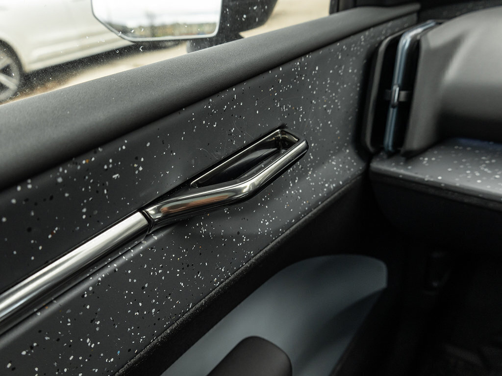 2025 Volvo EX30 Ultra-14