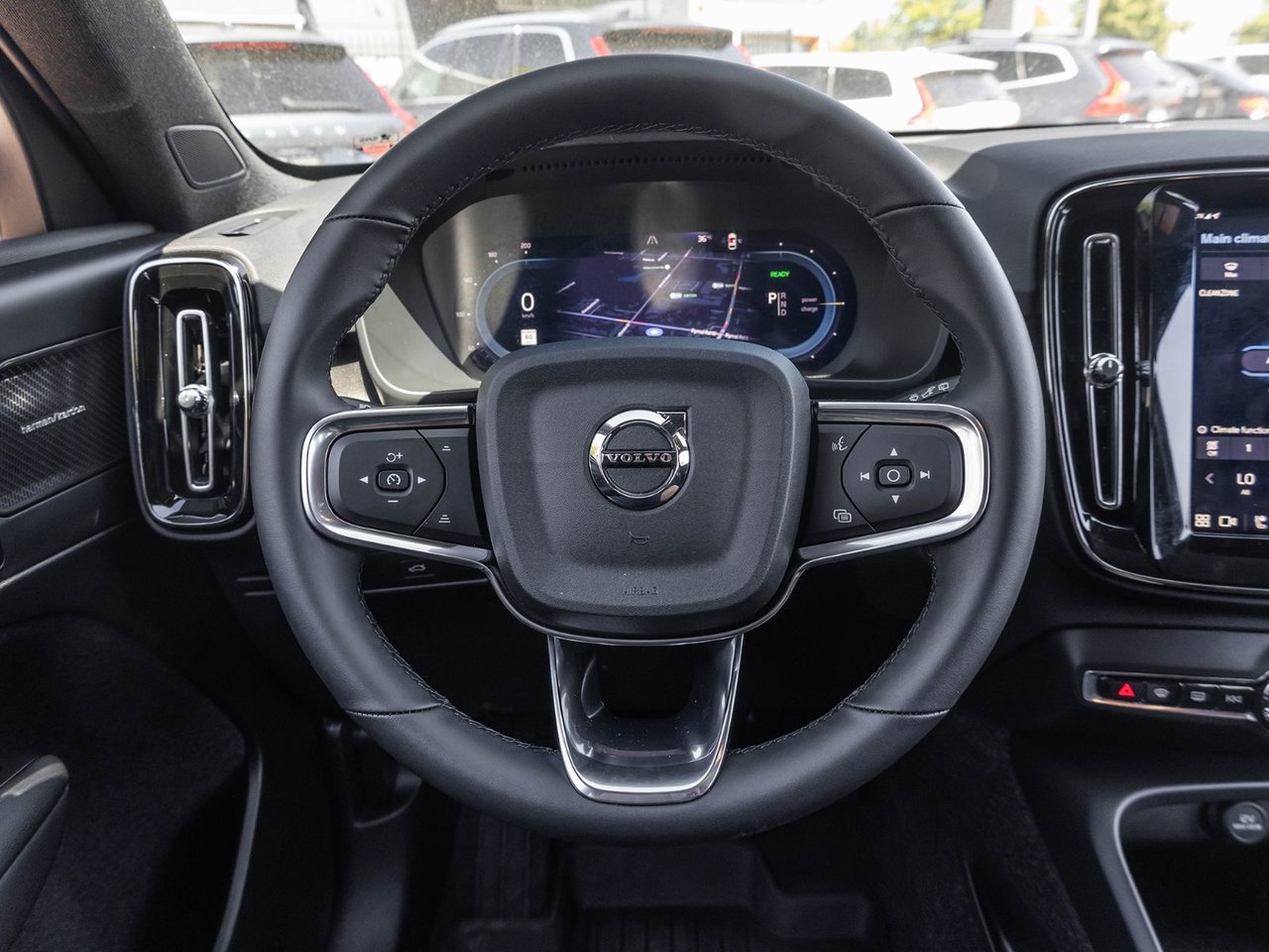 2025 Volvo EX40 Ultra-8