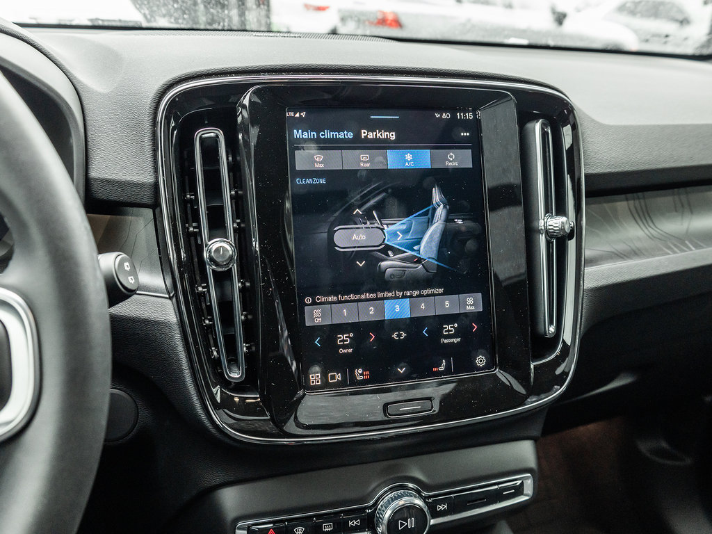 2025 Volvo EX40 Ultra-23