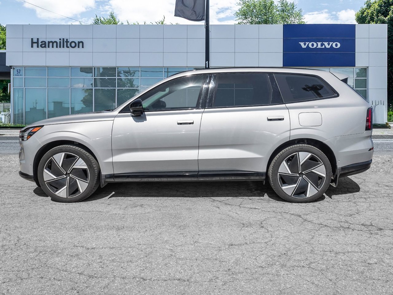 2025 Volvo EX90 Ultra-2