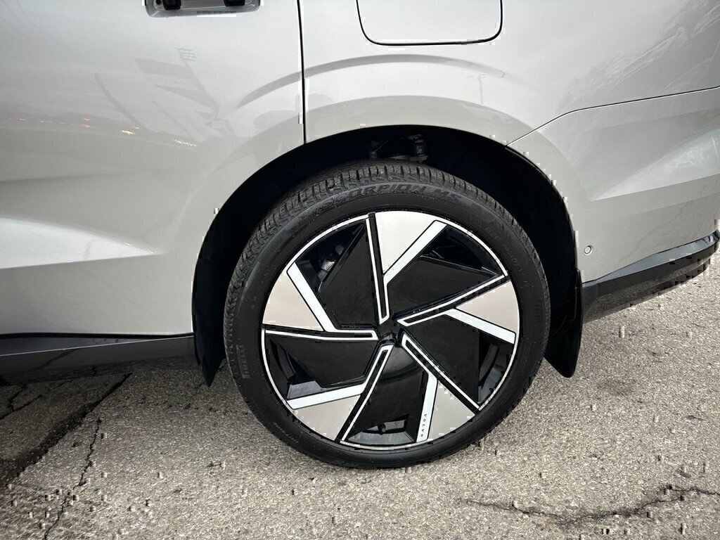 2025 Volvo EX90 Ultra-24