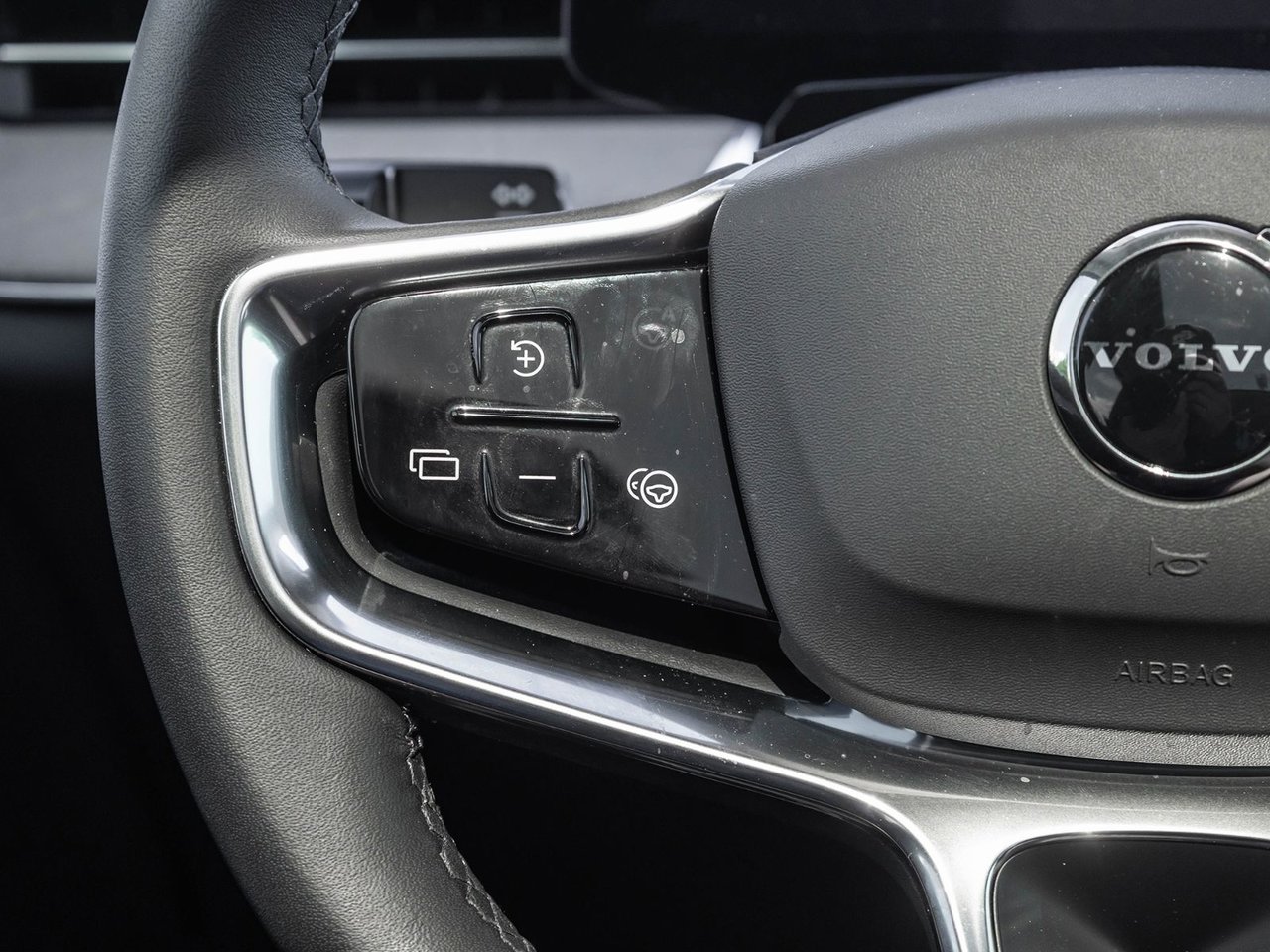 2025 Volvo EX90 Ultra-9