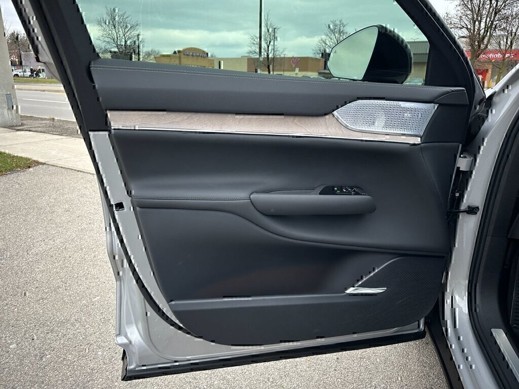 2025 Volvo EX90 Ultra-23