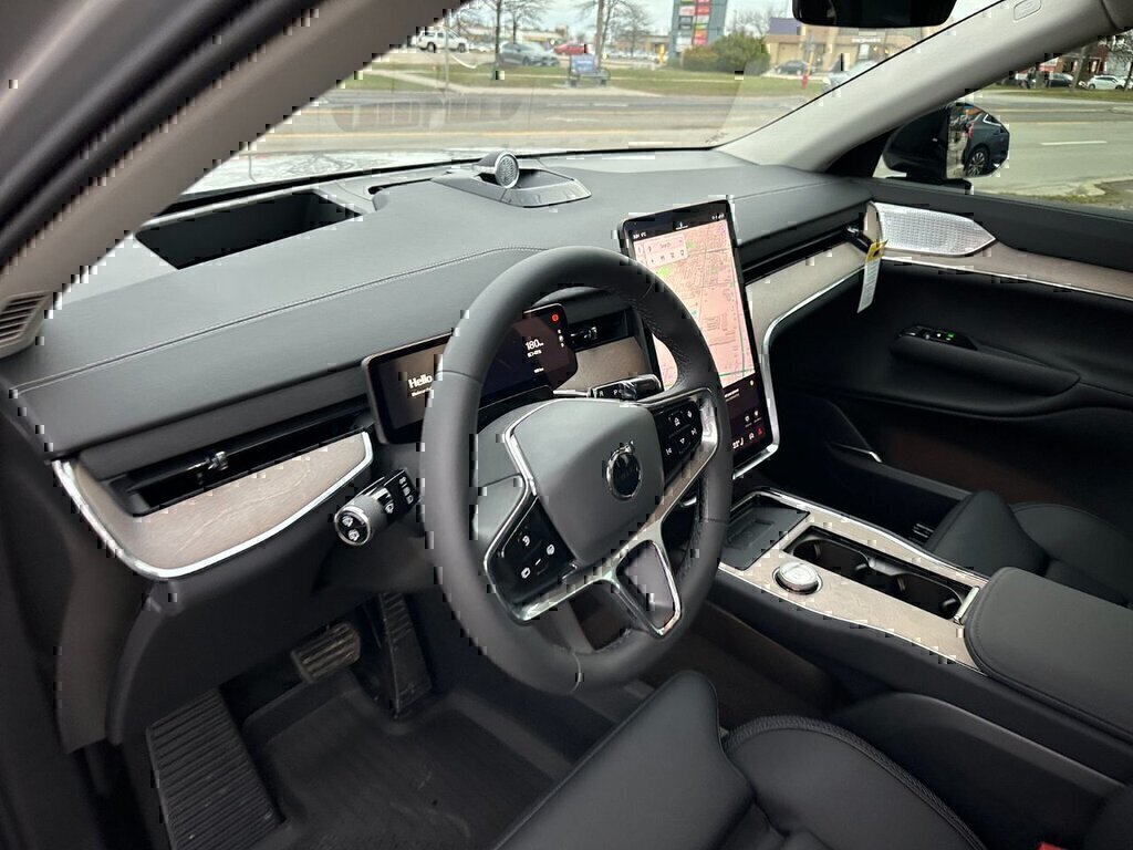 2025 Volvo EX90 Ultra-25