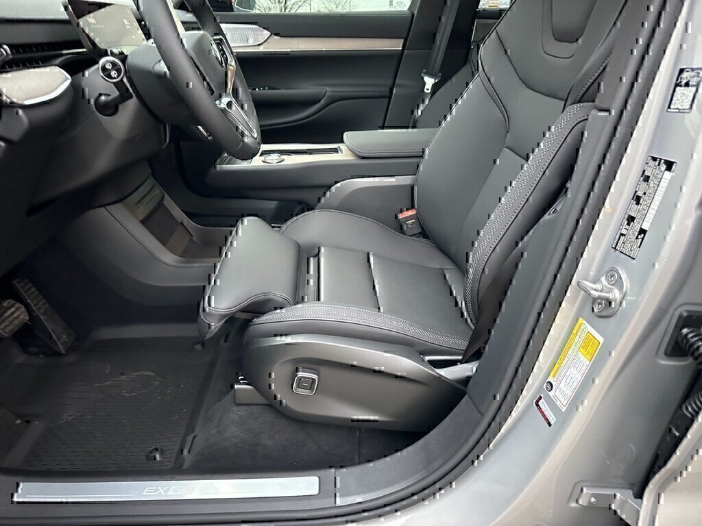 2025 Volvo EX90 Ultra-9