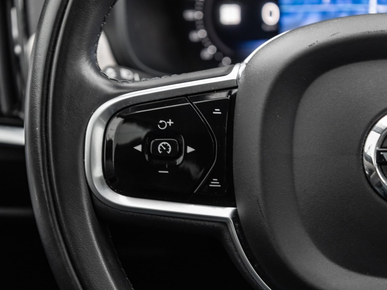 2022 Volvo S90 Inscription-9