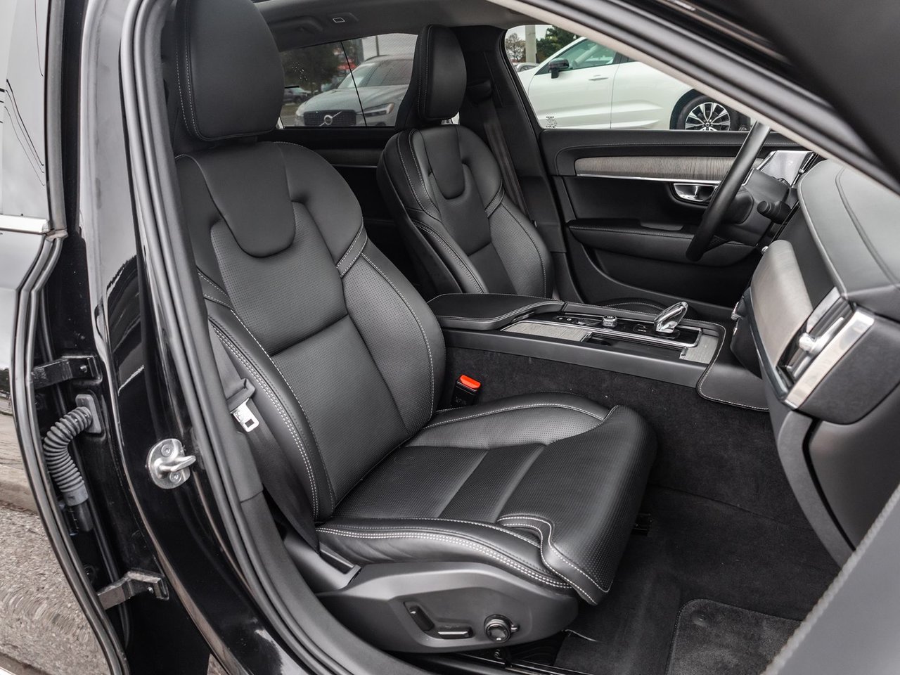 2022 Volvo S90 Inscription-25