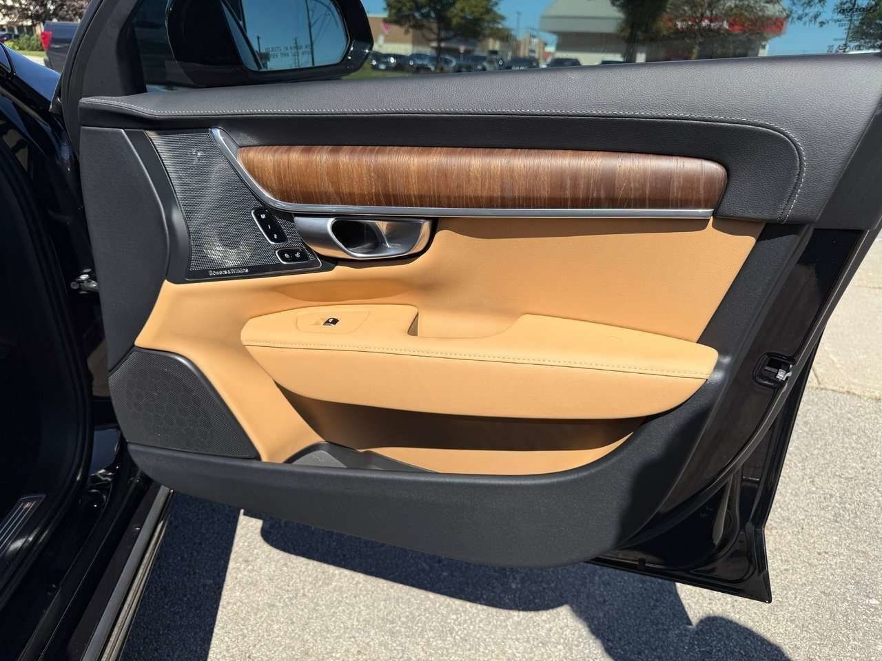 2023 Volvo S90 Ultimate Bright Theme-16