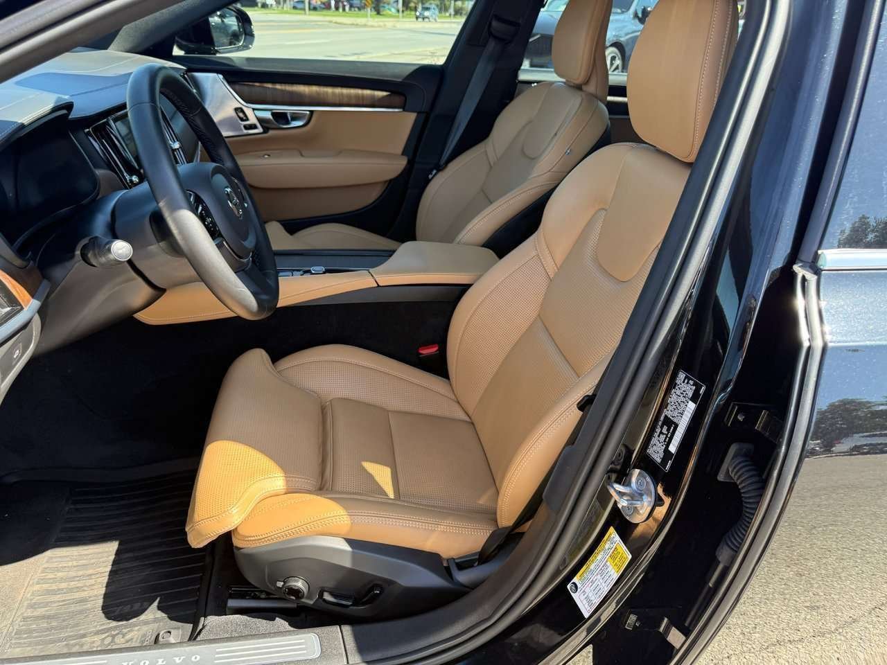 2023 Volvo S90 Ultimate Bright Theme-10