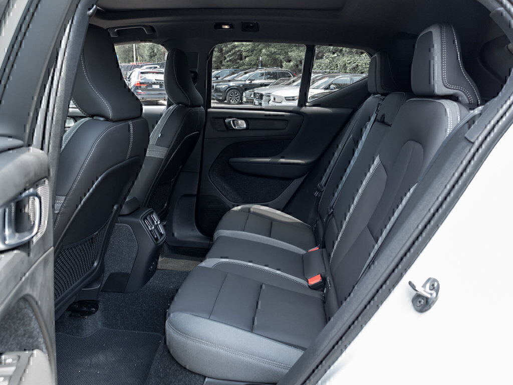 2024 Volvo XC40 Recharge Pure Electric Ultimate-24