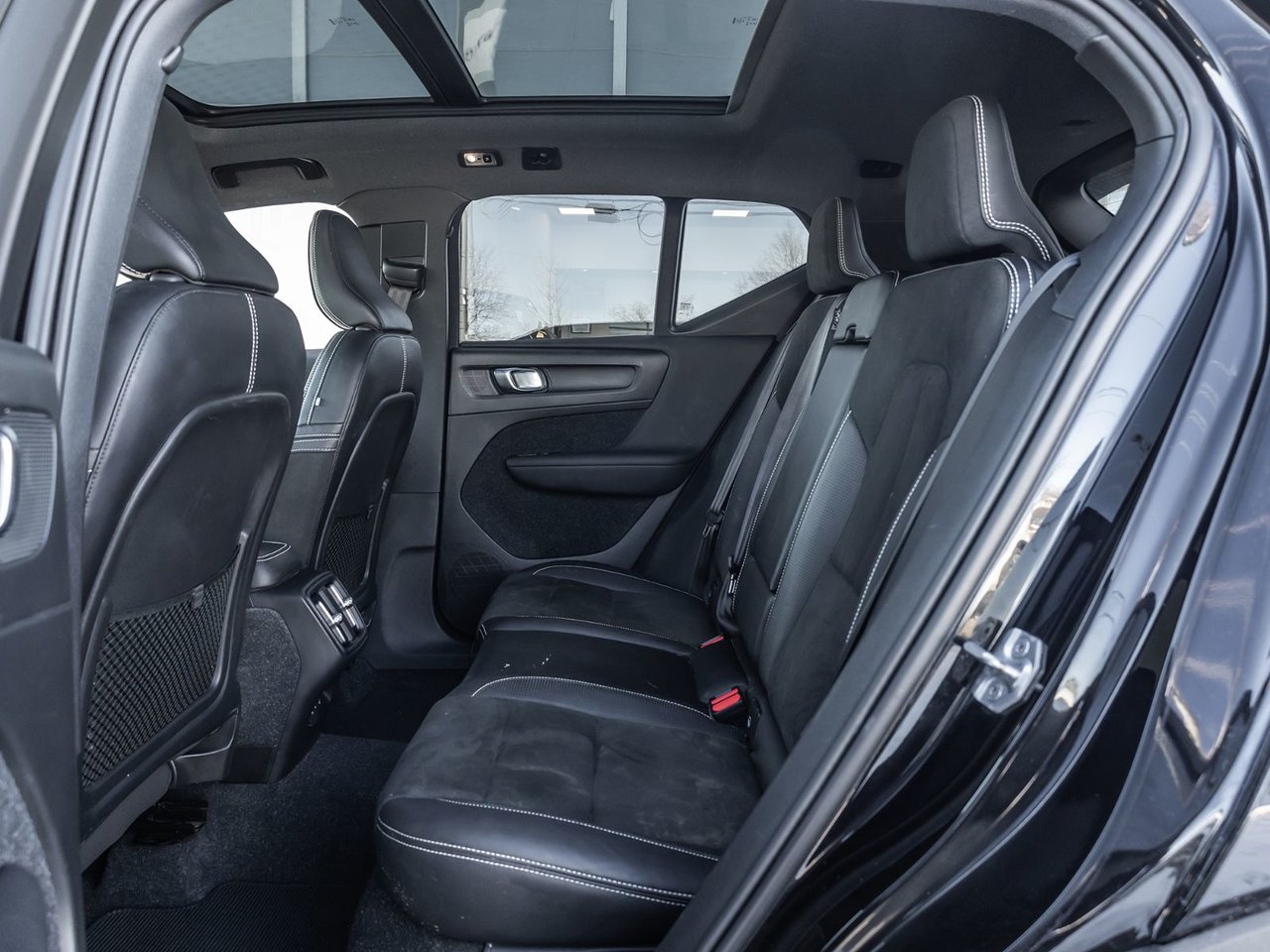 2020 Volvo XC40 R-Design-24