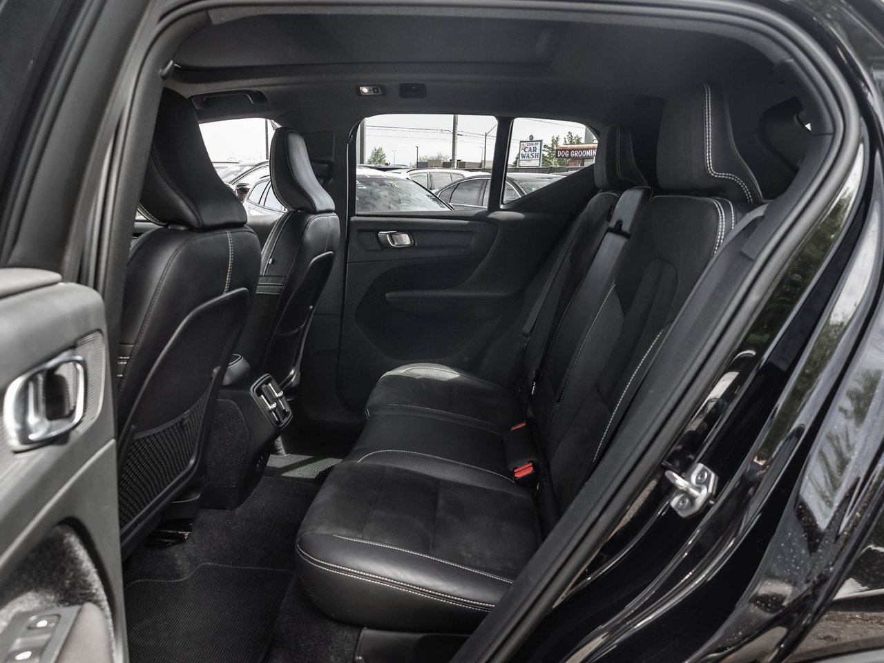 2020 Volvo XC40 R-Design-24