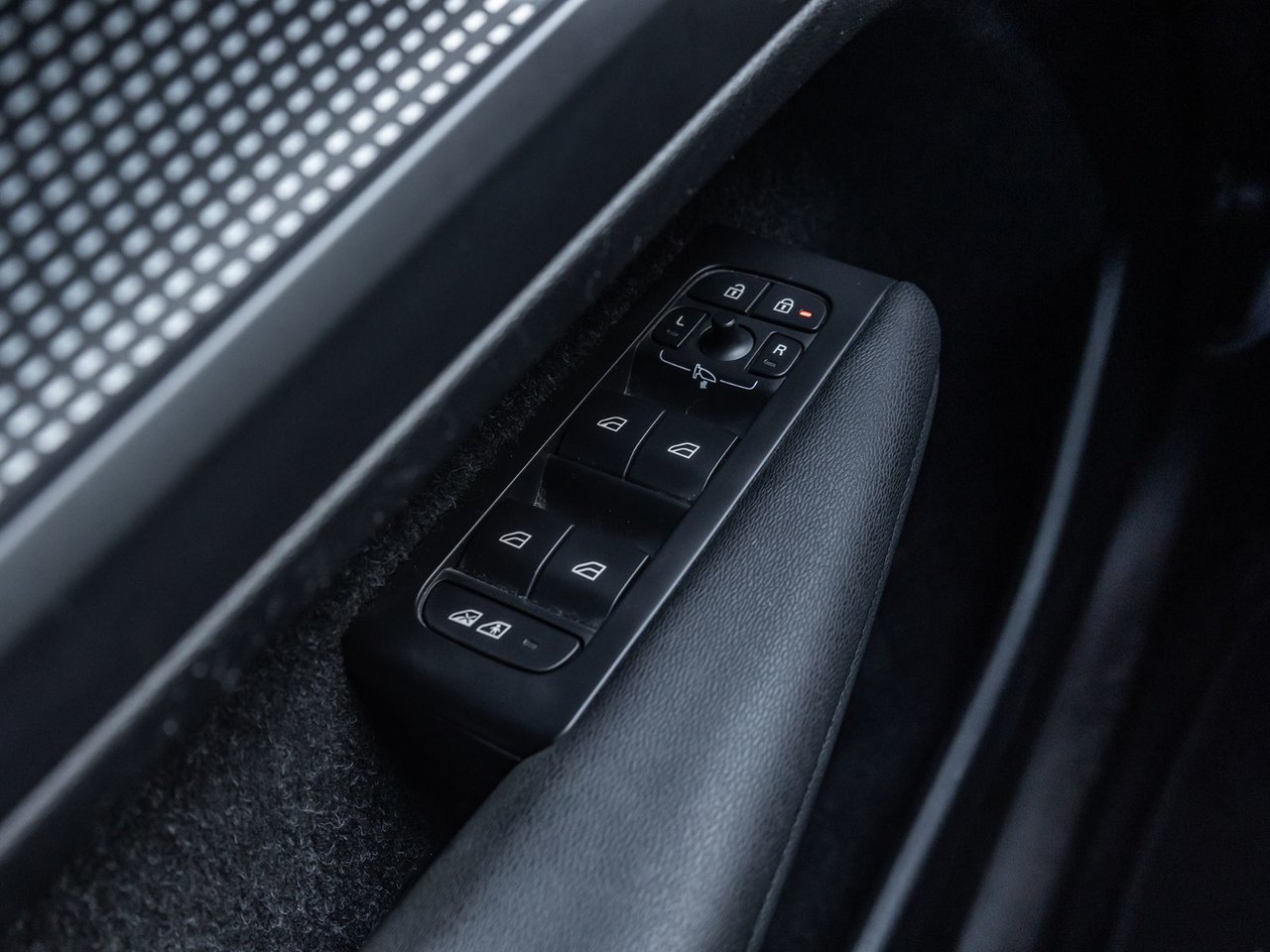 2020 Volvo XC40 R-Design-13