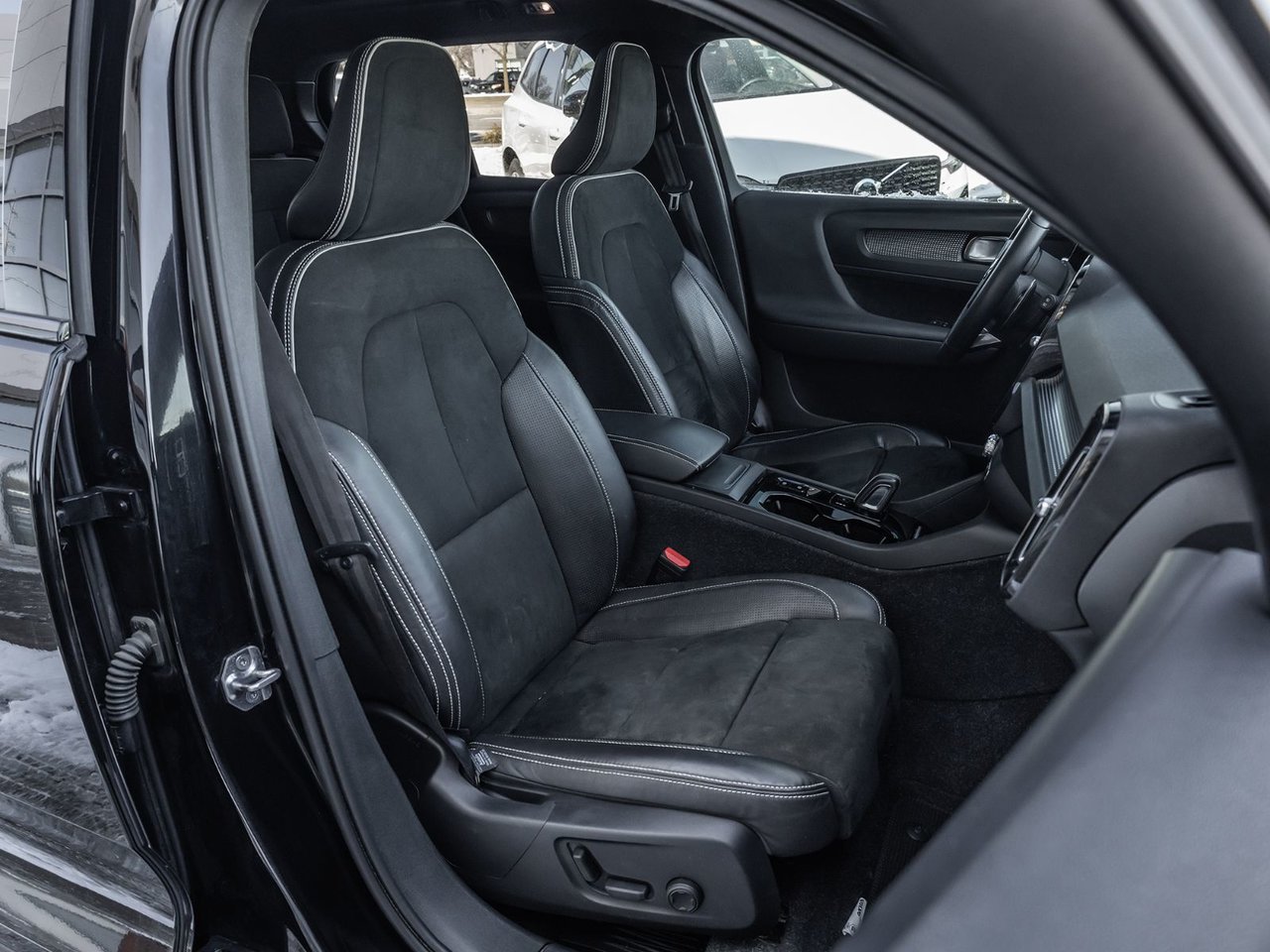 2020 Volvo XC40 R-Design-23