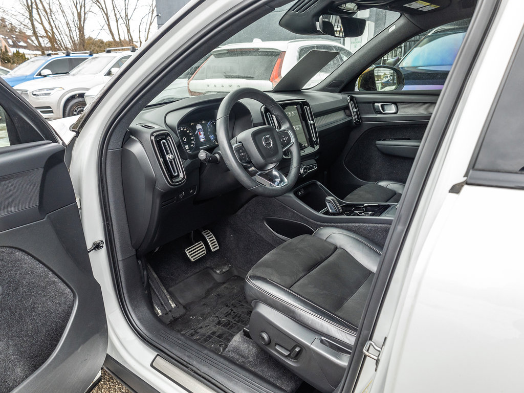 2022 Volvo XC40 R-Design-7