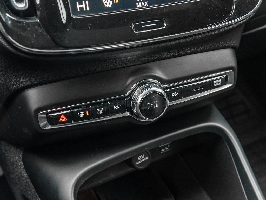 2022 Volvo XC40 R-Design-15