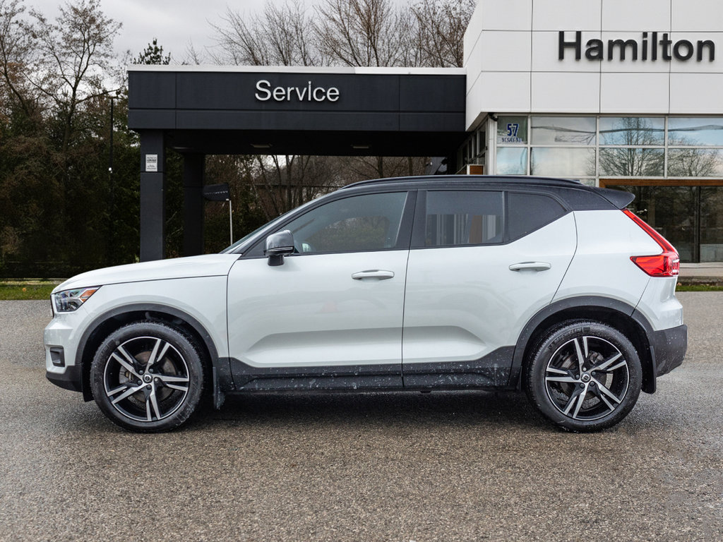 2022 Volvo XC40 R-Design-2
