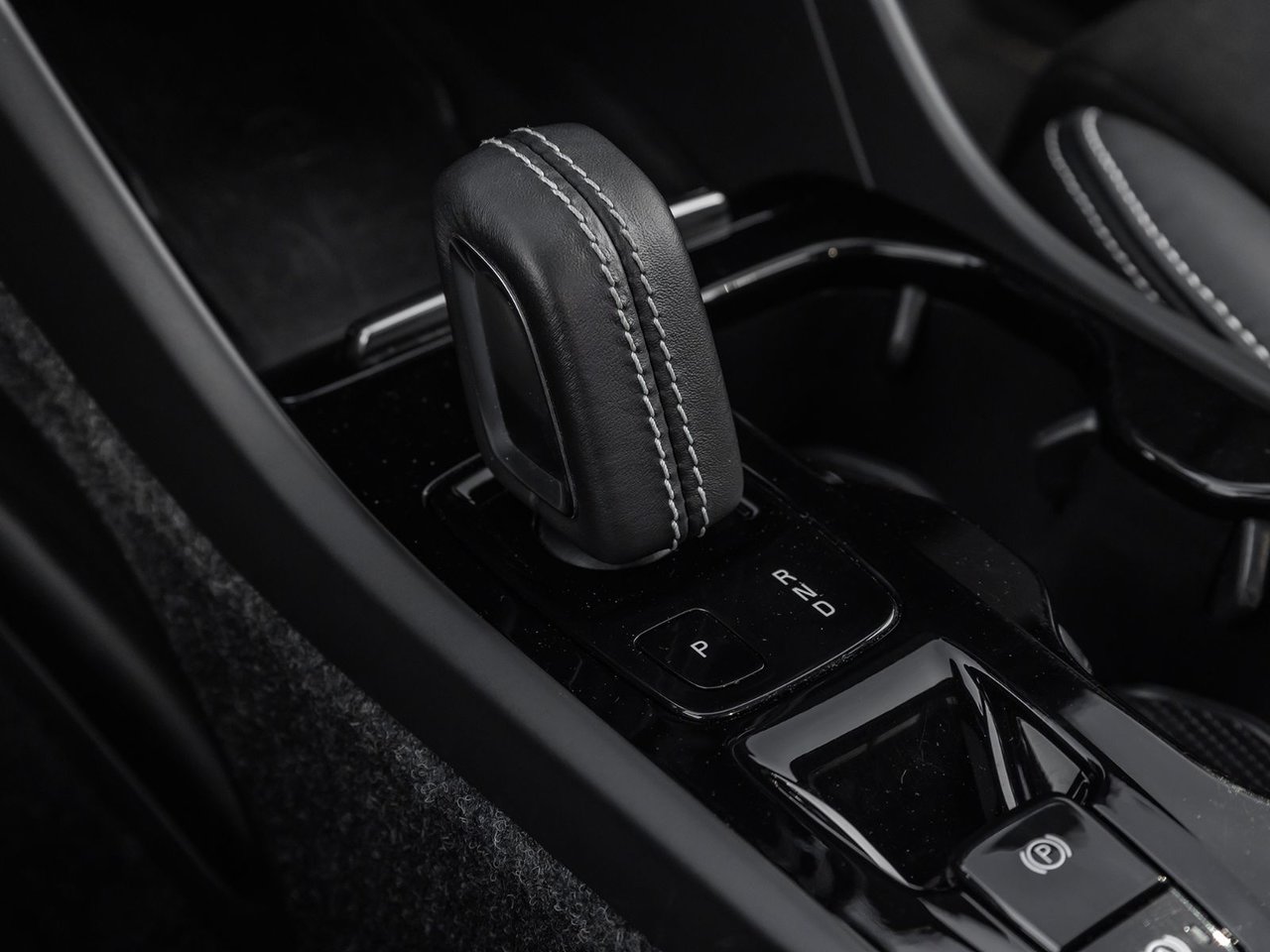 2022 Volvo XC40 R-Design-17