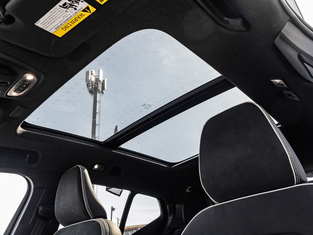 2022 Volvo XC40 R-Design-22