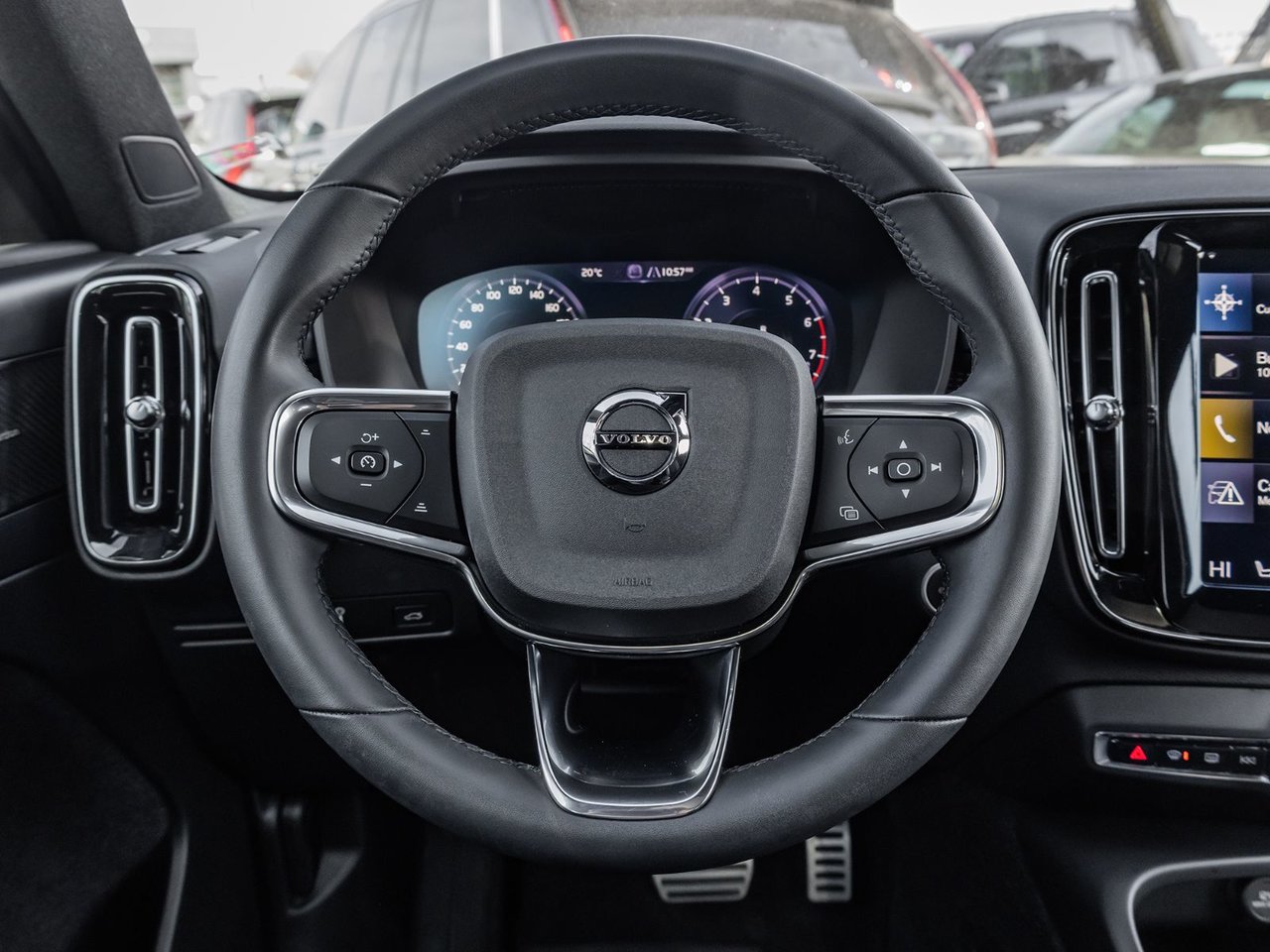 2022 Volvo XC40 R-Design-9