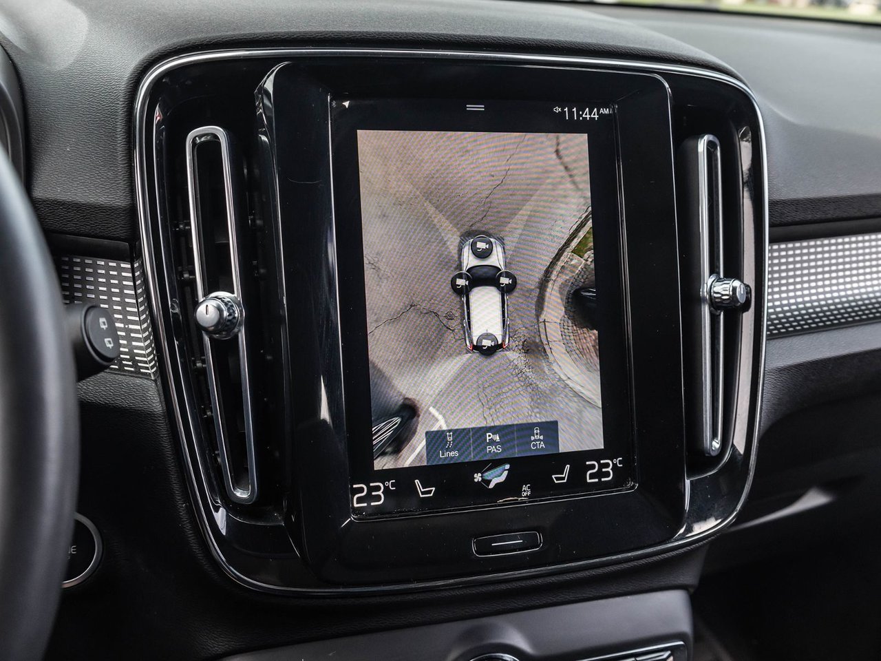 2022 Volvo XC40 R-Design-17