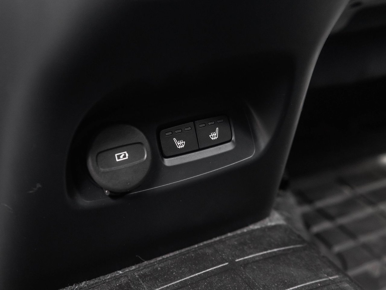 2022 Volvo XC40 R-Design-28