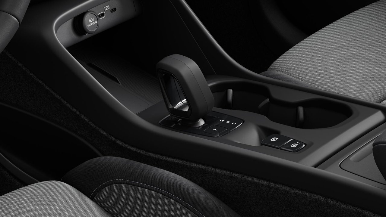 2025 Volvo XC40 Core Bright Theme-8