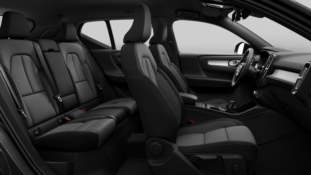 2025 Volvo XC40 Core Bright Theme-10