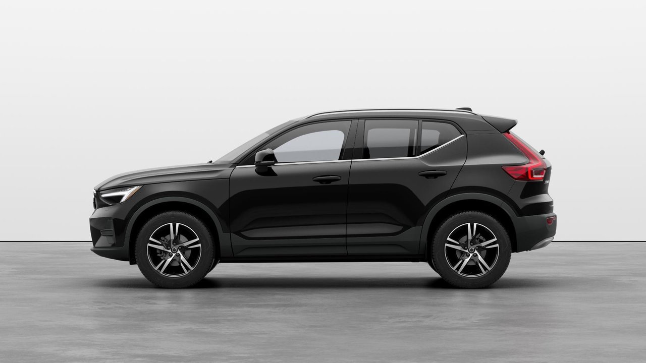 2025 Volvo XC40 Core Bright Theme-5