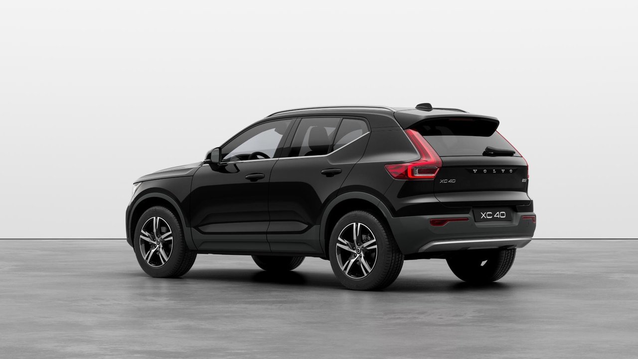 2025 Volvo XC40 Core Bright Theme-1