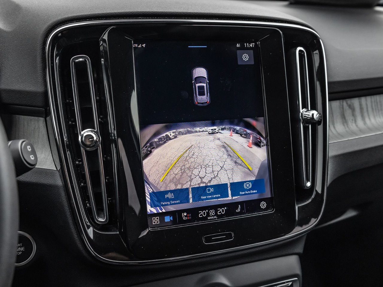 2025 Volvo XC40 Core Bright Theme-10