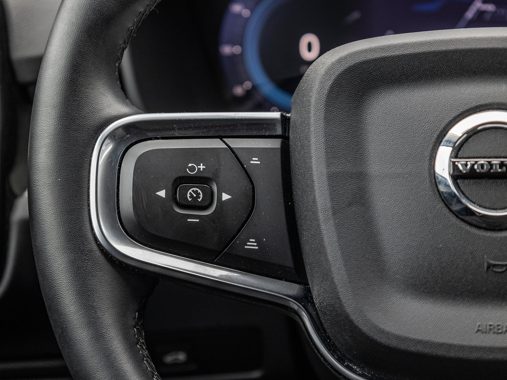 2025 Volvo XC40 Core Bright Theme-8