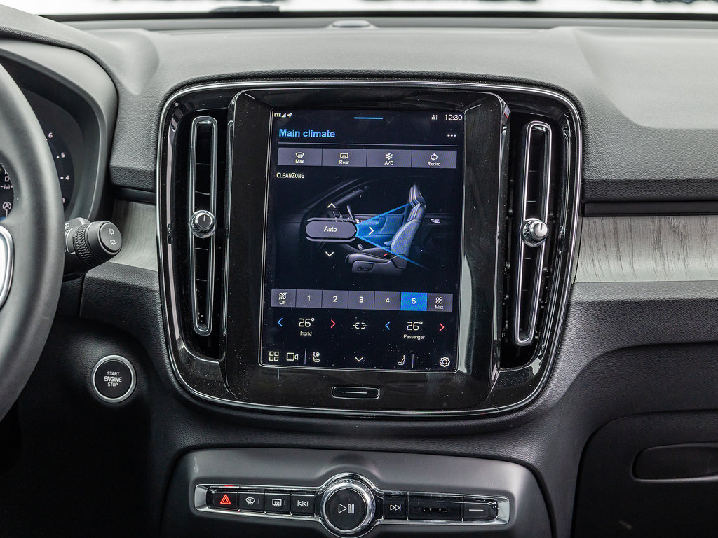 2025 Volvo XC40 Core Bright Theme-23
