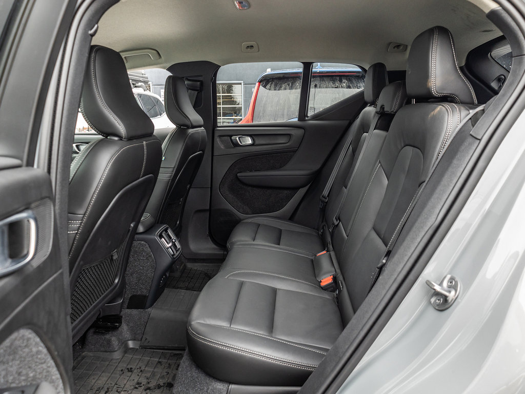 2025 Volvo XC40 Core Bright Theme-21