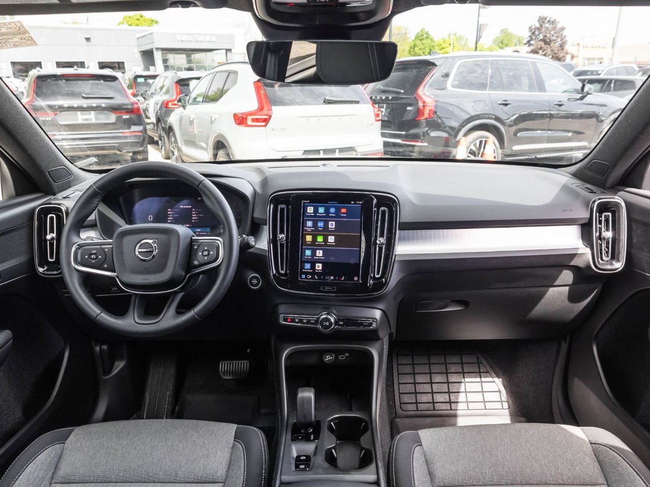 2025 Volvo XC40 Core Bright Theme-24