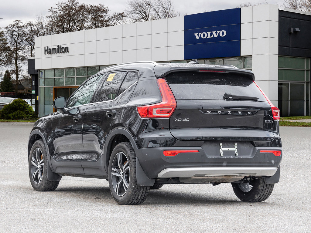 2025 Volvo XC40 Core Bright Theme-4