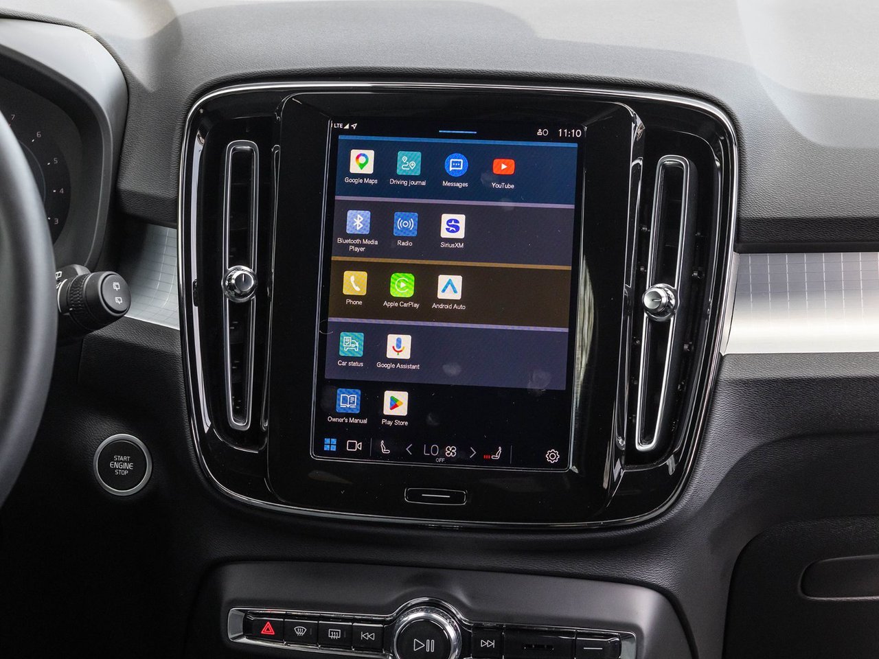 2025 Volvo XC40 Core Bright Theme-25