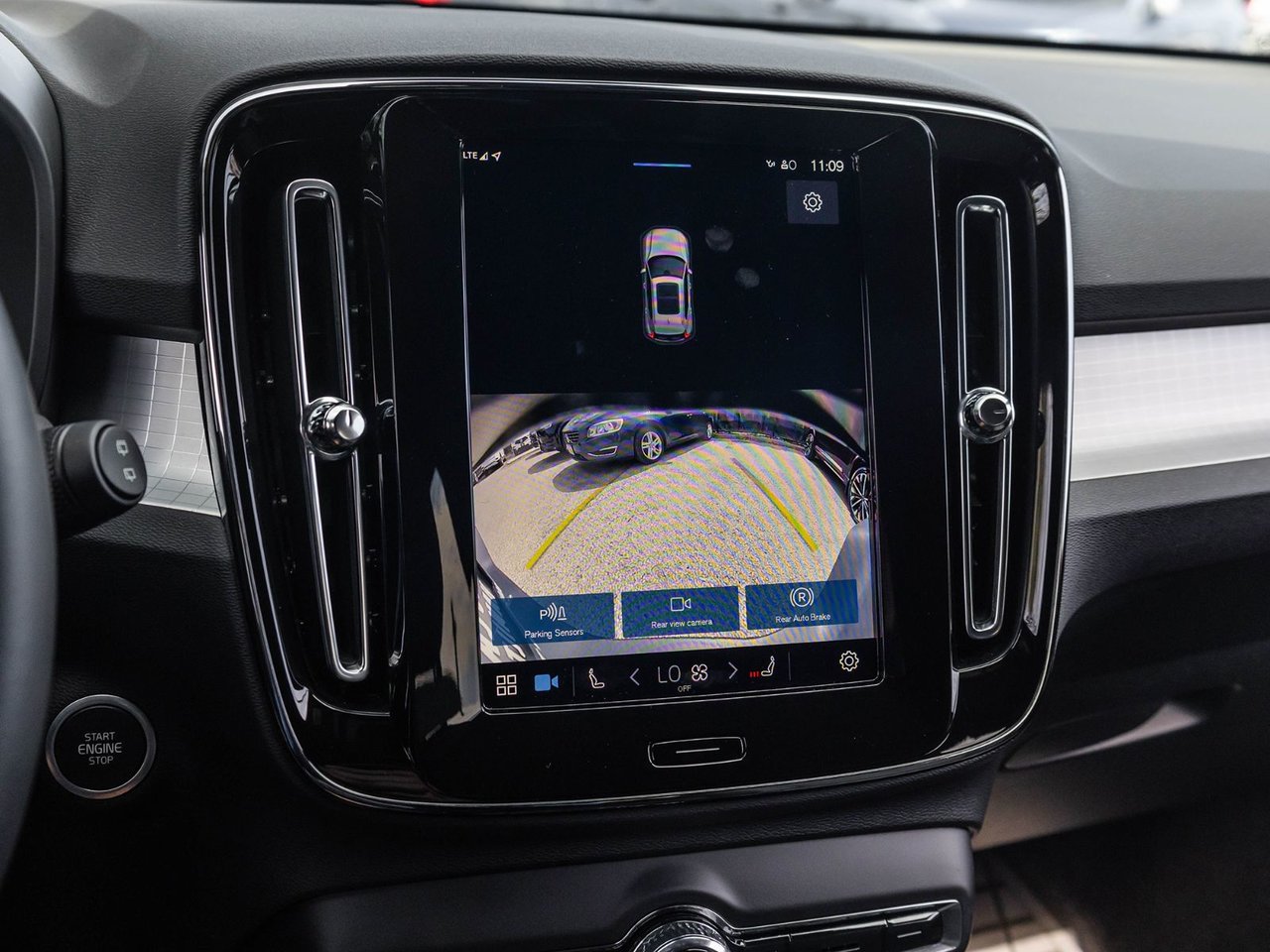 2025 Volvo XC40 Core Bright Theme-14