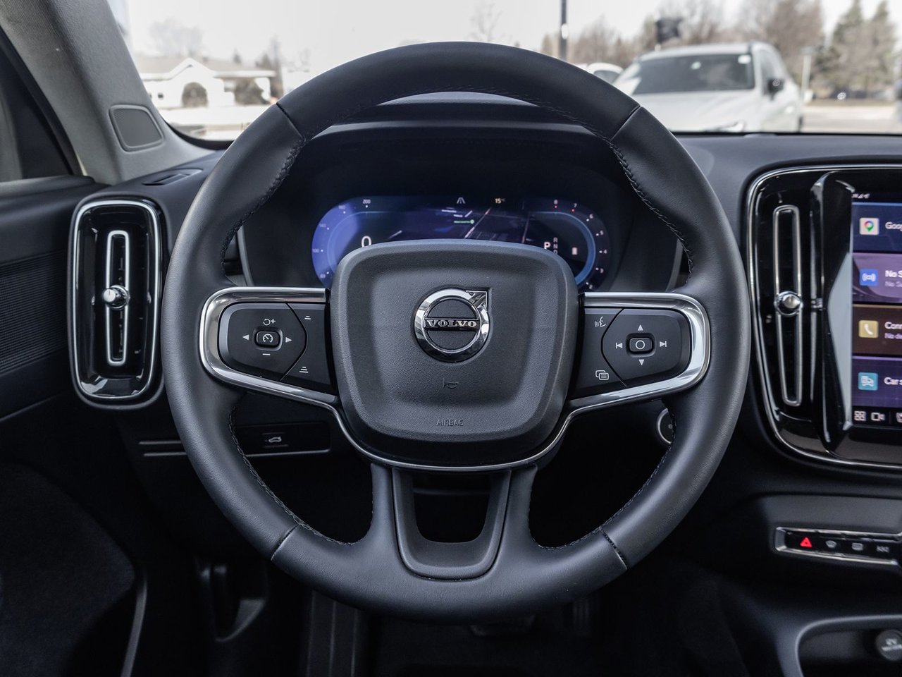 2025 Volvo XC40 Plus Dark Theme-9