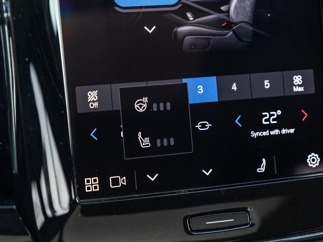 2025 Volvo XC40 Plus Dark Theme-23