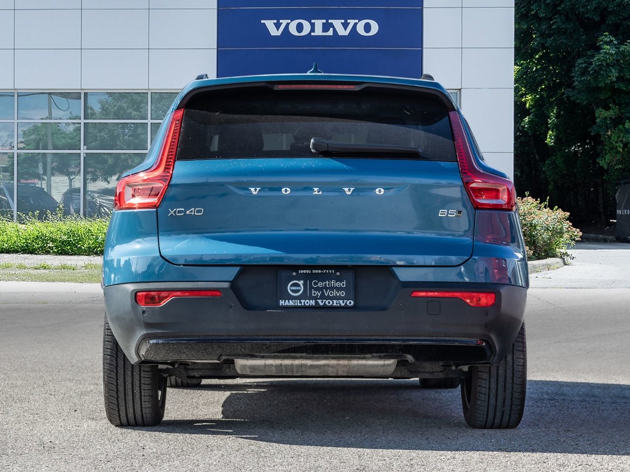 2025 Volvo XC40 Plus Dark Theme-5