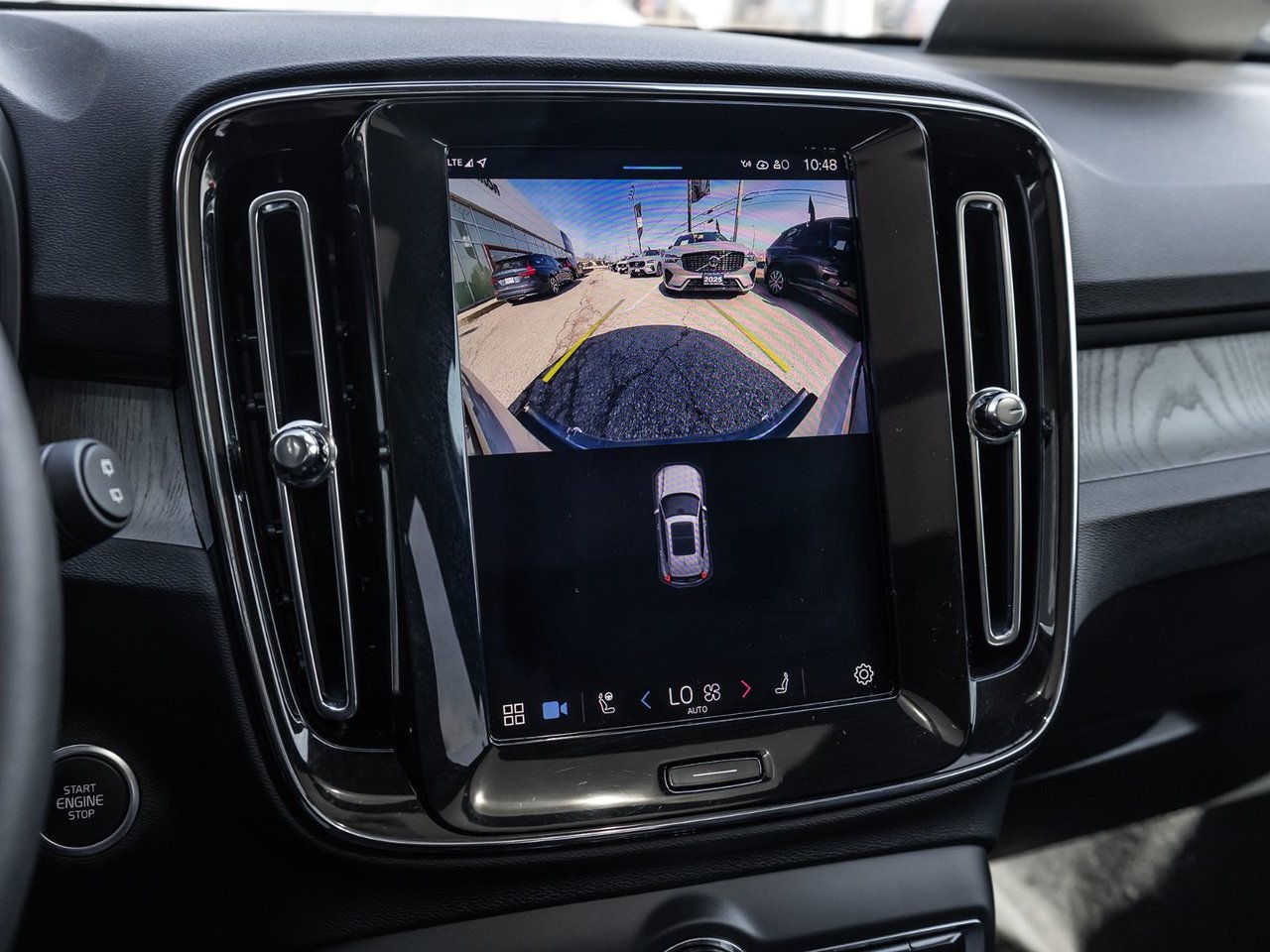 2025 Volvo XC40 Plus Dark Theme-21