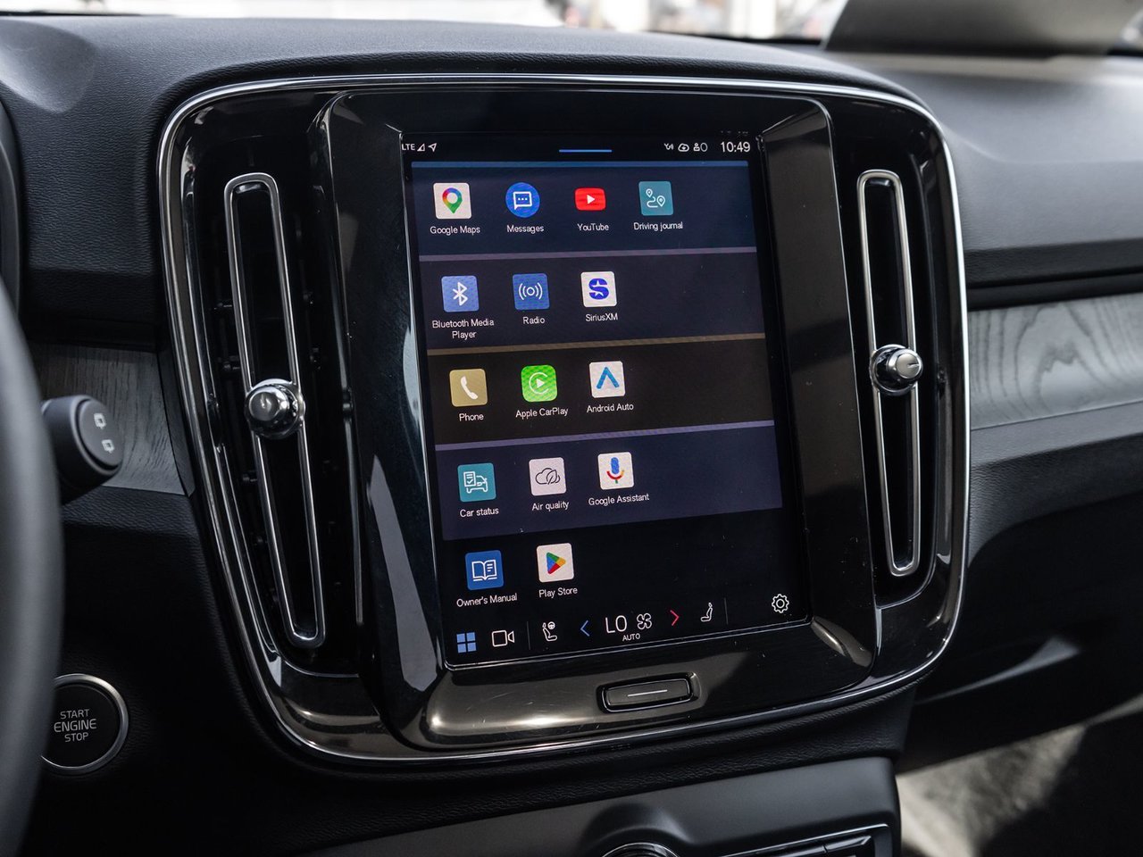 2025 Volvo XC40 Plus Dark Theme-22