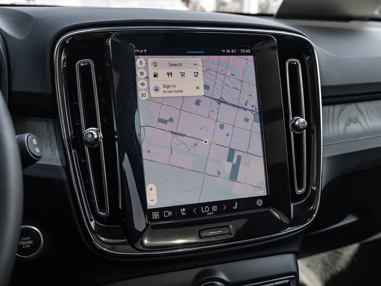 2025 Volvo XC40 Plus Dark Theme-13