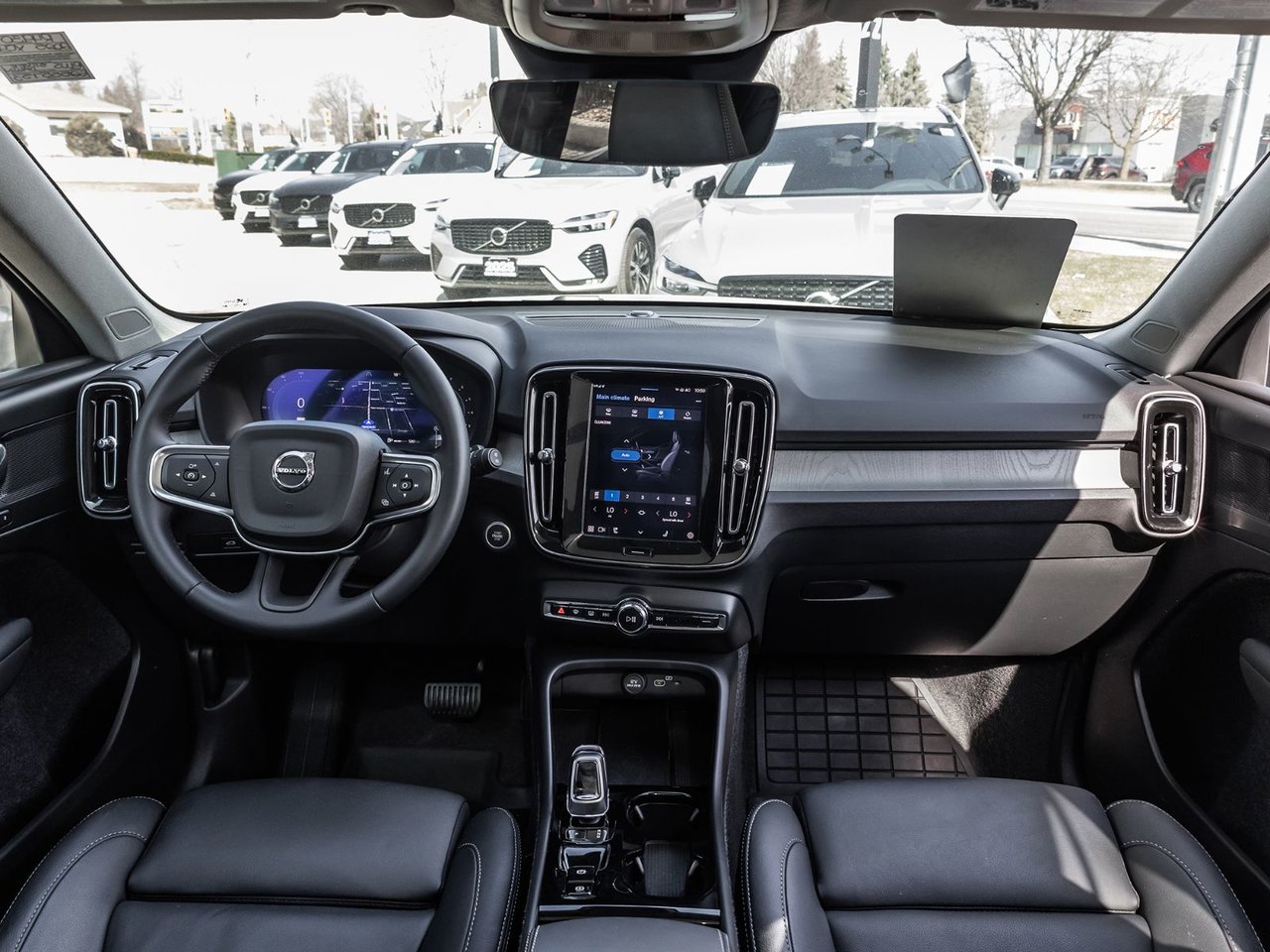 2025 Volvo XC40 Plus Dark Theme-28