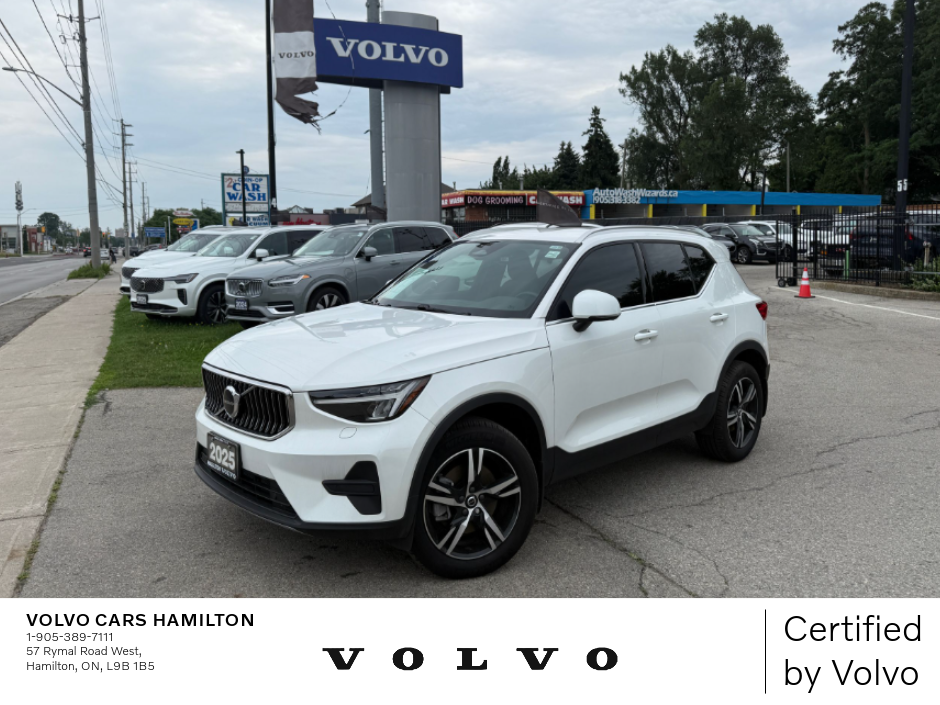 2025 Volvo XC40 B5 Core Bright Theme AWD